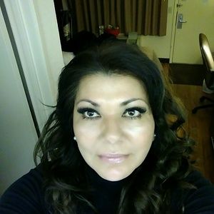 Meet your Posher, Elvira